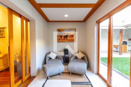 Casa à venda com 380m², 4 quartos e 5 vagasSala de Lareira