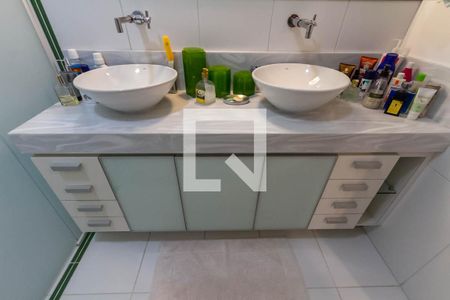 Casa à venda com 380m², 4 quartos e 5 vagasBanheiro da Suíte 3