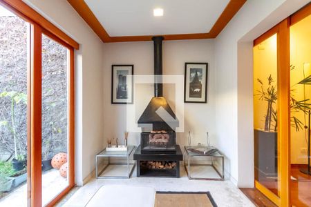 Casa à venda com 380m², 4 quartos e 5 vagasSala de Lareira