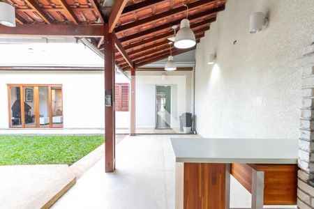 Casa à venda com 380m², 4 quartos e 5 vagasChurrasqueira e quintal