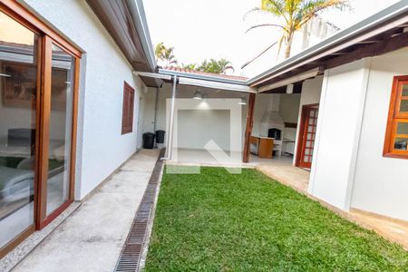 Casa à venda com 380m², 4 quartos e 5 vagasChurrasqueira e quintal