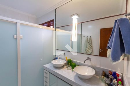 Casa à venda com 380m², 4 quartos e 5 vagasBanheiro da Suíte 3