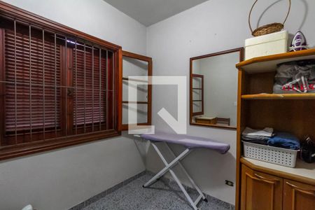 Casa à venda com 380m², 4 quartos e 5 vagasQuarto de serviço