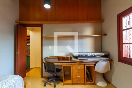 Casa à venda com 380m², 4 quartos e 5 vagasQuarto