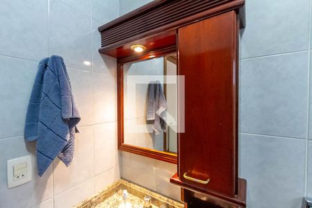 Casa à venda com 380m², 4 quartos e 5 vagasBanheiro da suíte 1