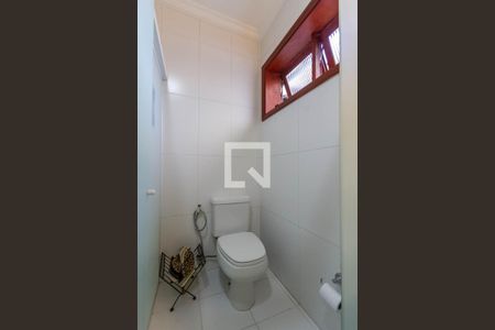 Casa à venda com 380m², 4 quartos e 5 vagasBanheiro da Suíte 3