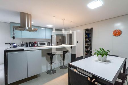 Casa à venda com 380m², 4 quartos e 5 vagasCozinha