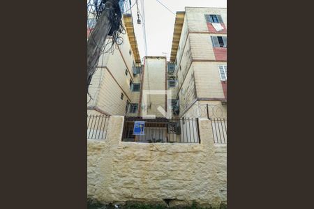 Placa de apartamento à venda com 2 quartos, 47m² em Rubem Berta, Porto Alegre