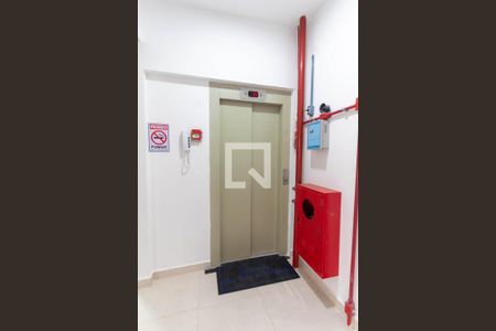 Apartamento à venda com 49m², 2 quartos e sem vaga Apartamento à venda com 49m², 2 quartos e sem vagaElevador