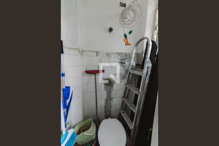 Apartamento à venda com 120m², 3 quartos e sem vaga Apartamento à venda com 120m², 3 quartos e sem vagaBanheiro de Serviço