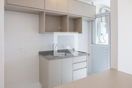 Cozinha de apartamento para alugar com 2 quartos, 50m² em Água Branca, São Paulo