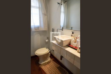 Apartamento à venda com 172m², 4 quartos e 2 vagasLavabo