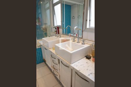 Apartamento à venda com 172m², 4 quartos e 2 vagasBanheiro da Suíte 3