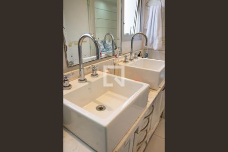 Apartamento à venda com 172m², 4 quartos e 2 vagasBanheiro da Suíte 3