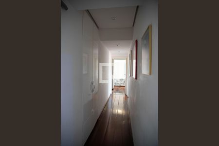 Apartamento à venda com 172m², 4 quartos e 2 vagasCorredor