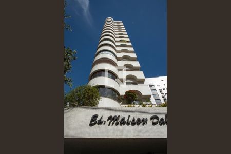 Apartamento à venda com 172m², 4 quartos e 2 vagasFachada