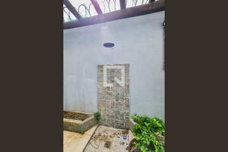 Casa à venda com 330m², 5 quartos e 5 vagas Casa à venda com 330m², 5 quartos e 5 vagasDucha