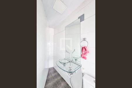 Casa à venda com 330m², 5 quartos e 5 vagas Casa à venda com 330m², 5 quartos e 5 vagasLavabo 1