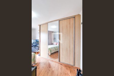 Casa à venda com 330m², 5 quartos e 5 vagas Casa à venda com 330m², 5 quartos e 5 vagasSuíte