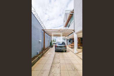 Casa à venda com 330m², 5 quartos e 5 vagas Casa à venda com 330m², 5 quartos e 5 vagasGaragem