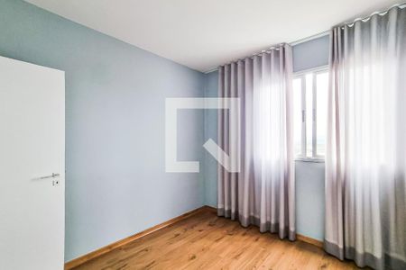 Casa à venda com 330m², 5 quartos e 5 vagas Casa à venda com 330m², 5 quartos e 5 vagasQuarto 2