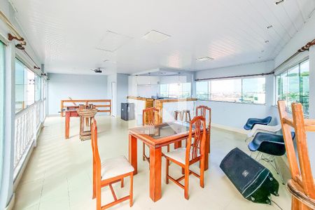 Casa à venda com 330m², 5 quartos e 5 vagas Casa à venda com 330m², 5 quartos e 5 vagasTerraço