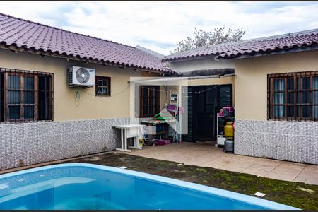 Casa à venda com 99m², 3 quartos e 1 vagaPiscina