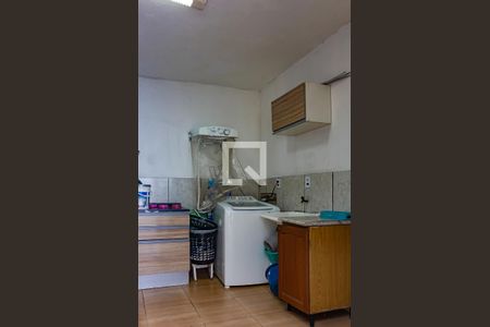 Casa à venda com 99m², 3 quartos e 1 vagaÁrea de Serviço