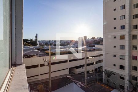 Vista da sala de apartamento para alugar com 2 quartos, 46m² em Conjunto Helena Antipoff, Belo Horizonte