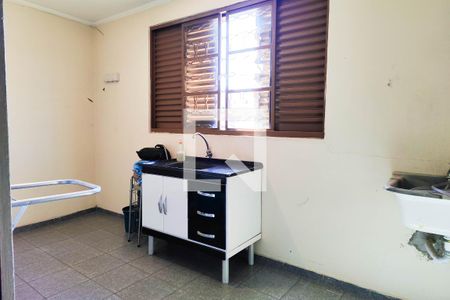 Casa para alugar com 353m², 4 quartos e 4 vagas Casa para alugar com 353m², 4 quartos e 4 vagasCozinha da Edícula