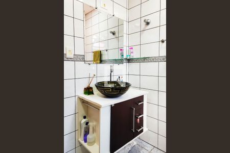 Casa para alugar com 353m², 4 quartos e 4 vagas Casa para alugar com 353m², 4 quartos e 4 vagasBanheiro Social