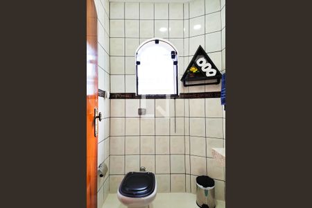 Casa para alugar com 353m², 4 quartos e 4 vagas Casa para alugar com 353m², 4 quartos e 4 vagasLavabo