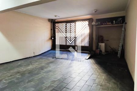Casa para alugar com 353m², 4 quartos e 4 vagas Casa para alugar com 353m², 4 quartos e 4 vagasGaragem