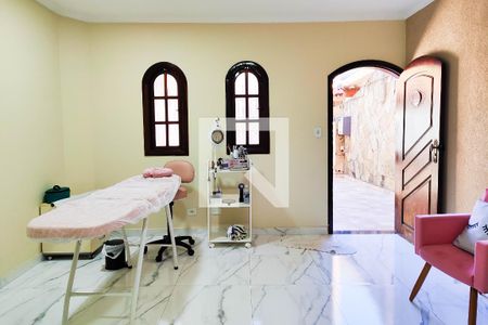 Casa para alugar com 353m², 4 quartos e 4 vagas Casa para alugar com 353m², 4 quartos e 4 vagasSala Extra