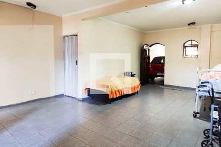 Casa para alugar com 353m², 4 quartos e 4 vagas Casa para alugar com 353m², 4 quartos e 4 vagasEdícula