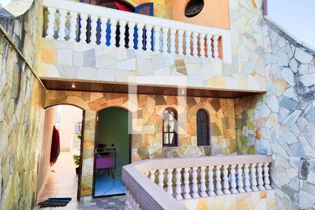 Casa para alugar com 353m², 4 quartos e 4 vagas Casa para alugar com 353m², 4 quartos e 4 vagasFrente