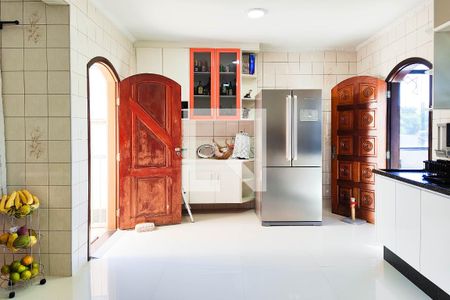 Casa para alugar com 353m², 4 quartos e 4 vagas Casa para alugar com 353m², 4 quartos e 4 vagasCozinha