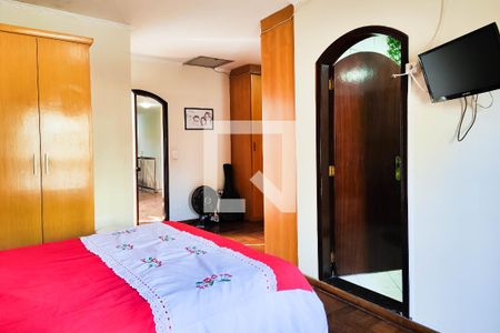 Casa para alugar com 353m², 4 quartos e 4 vagas Casa para alugar com 353m², 4 quartos e 4 vagasSuíte