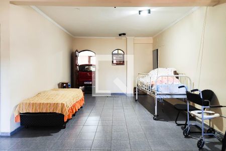 Casa para alugar com 353m², 4 quartos e 4 vagas Casa para alugar com 353m², 4 quartos e 4 vagasEdícula