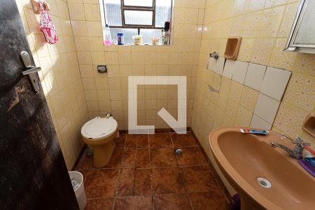 Banheiro  de casa à venda com 2 quartos, 290m² em Vila Nogueira, Diadema