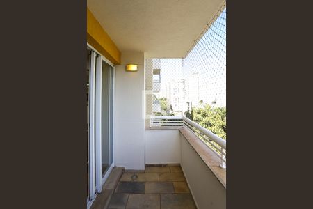 varanda de apartamento para alugar com 2 quartos, 57m² em Paraíso do Morumbi, São Paulo