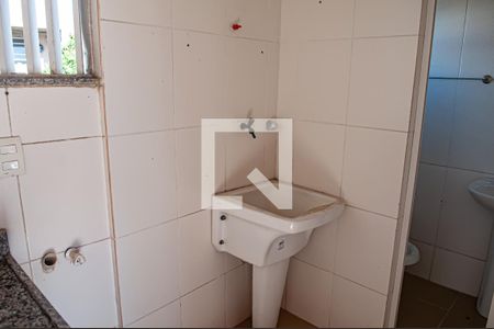 Casa à venda com 120m², 2 quartos e 1 vaga Casa à venda com 120m², 2 quartos e 1 vagaTerra - area de serviço - lavabo