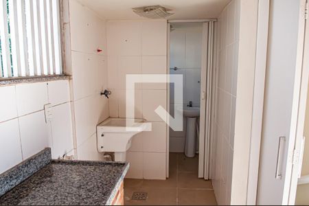 Casa à venda com 120m², 2 quartos e 1 vaga Casa à venda com 120m², 2 quartos e 1 vagaTerra - area de serviço - lavabo