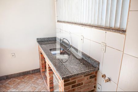 Casa à venda com 120m², 2 quartos e 1 vaga Casa à venda com 120m², 2 quartos e 1 vagaTerra - area de serviço - lavabo