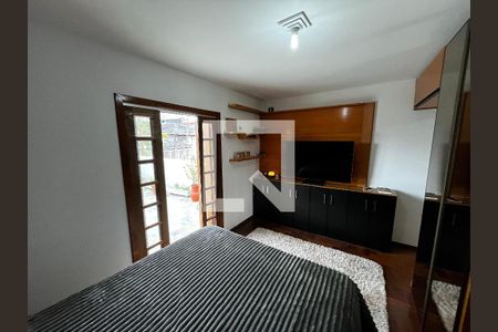 Suíte 1 de casa à venda com 3 quartos, 250m² em Vila Paiva, São Paulo