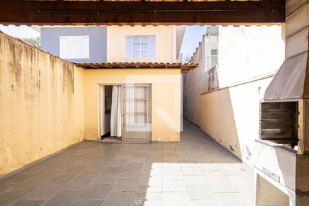 Casa à venda com 203m², 3 quartos e 2 vagas Casa à venda com 203m², 3 quartos e 2 vagasQuintal