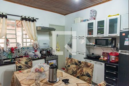 Casa à venda com 146m², 2 quartos e 2 vagas Casa à venda com 146m², 2 quartos e 2 vagasCozinha