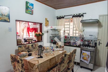 Casa à venda com 146m², 2 quartos e 2 vagas Casa à venda com 146m², 2 quartos e 2 vagasCozinha