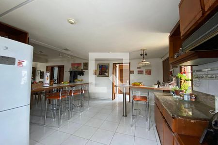 Casa à venda com 600m², 6 quartos e 10 vagasCozinha