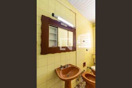 Casa à venda com 210m², 6 quartos e 3 vagasBanheiro